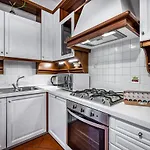 Yid Elegant Apt With Garage
