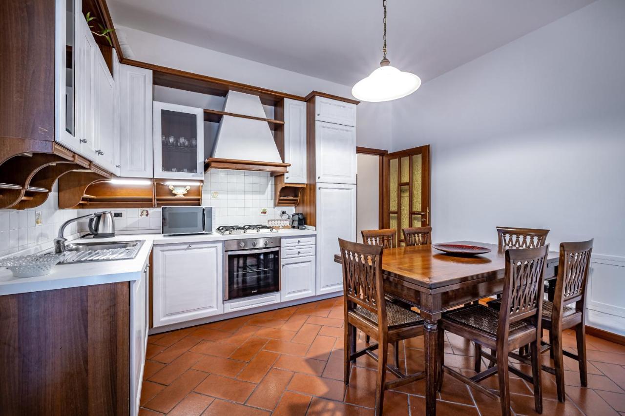 Yid Elegant With Garage Apartamento
